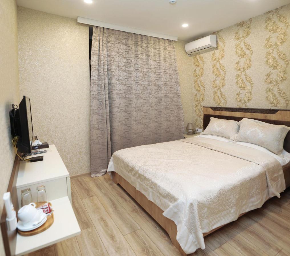 Midcity Hotel Baku Exterior photo
