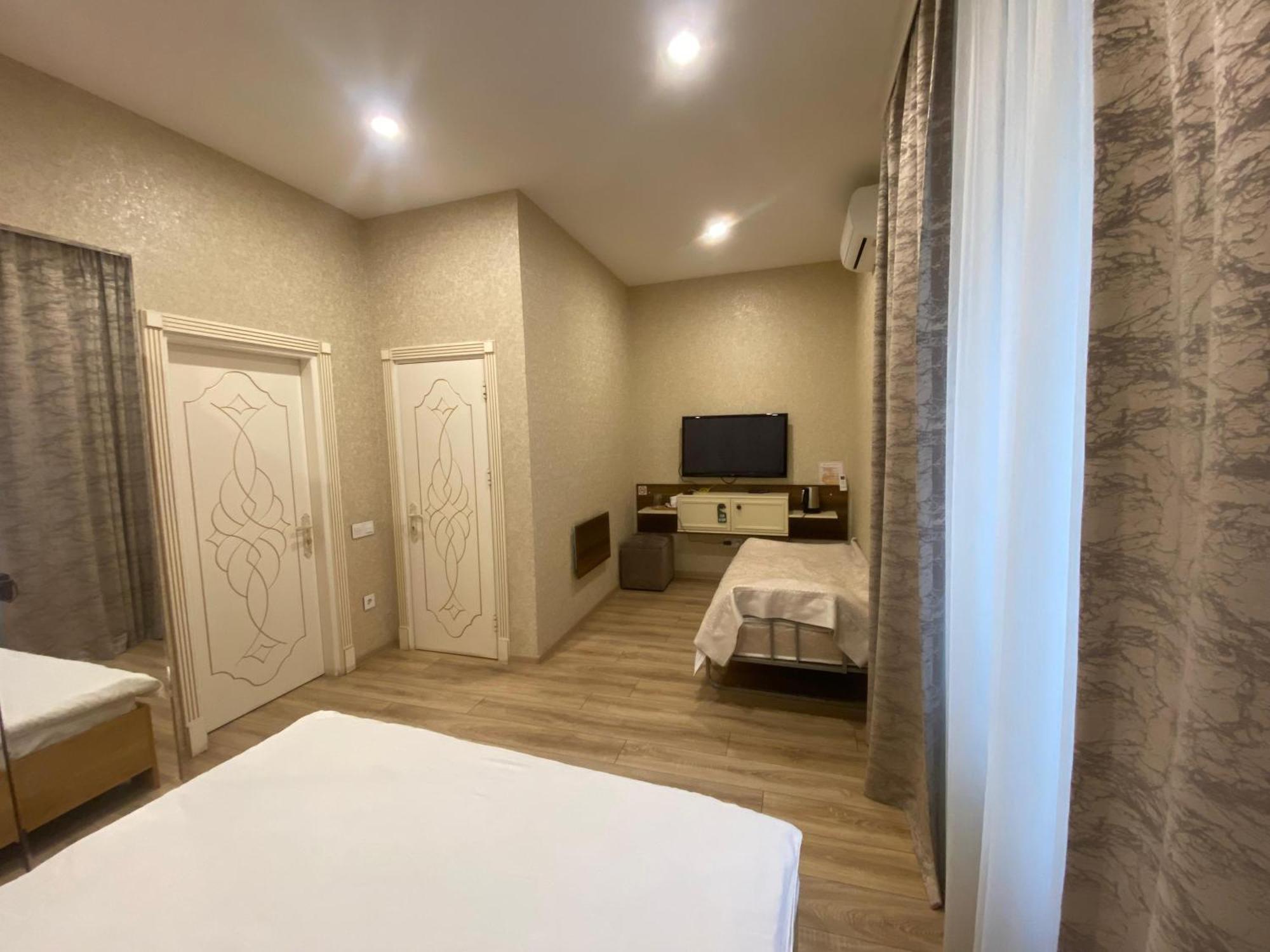 Midcity Hotel Baku Exterior photo